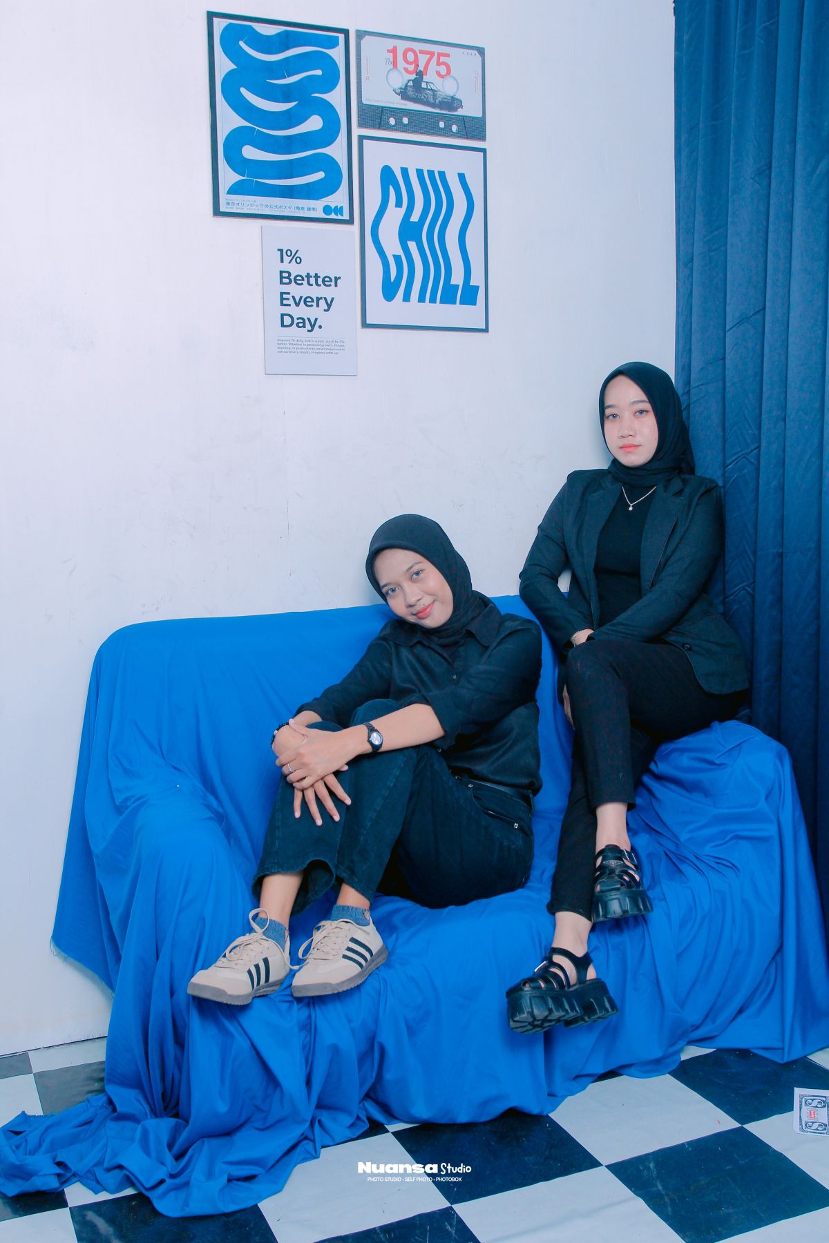 BLUEE ROOM - 2